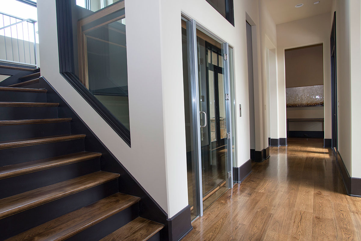 hydraulic lift in chennai